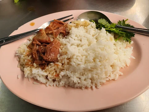 Kha Mu Charoensang Silom rice