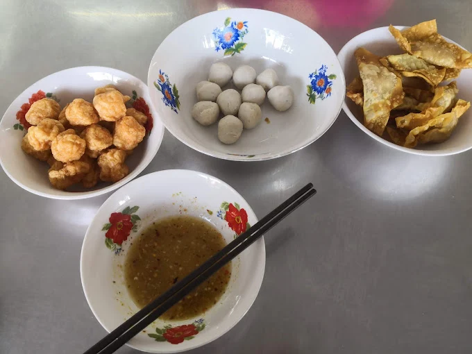 Jay Jia Yentafo fish balls