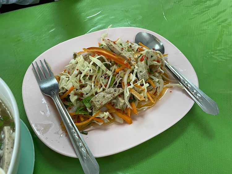 Khun Daeng’s Vietnamese Noodle salad