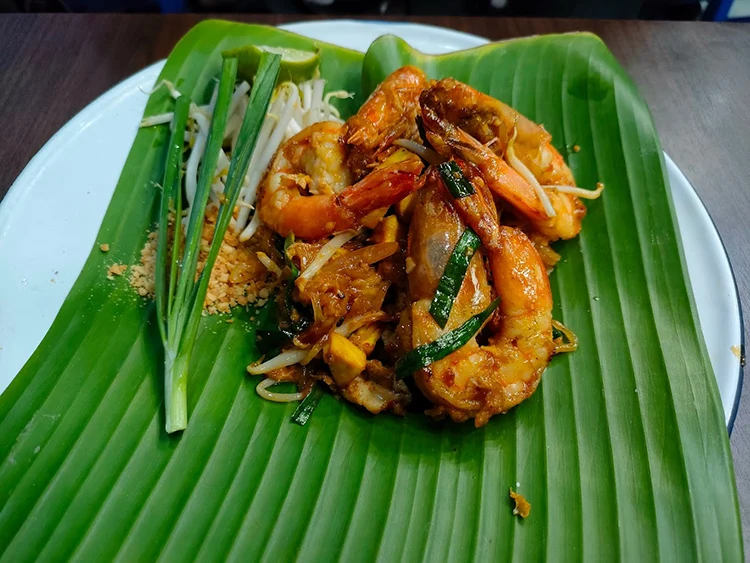 Pad Thai Fai Ta Lu shrimp